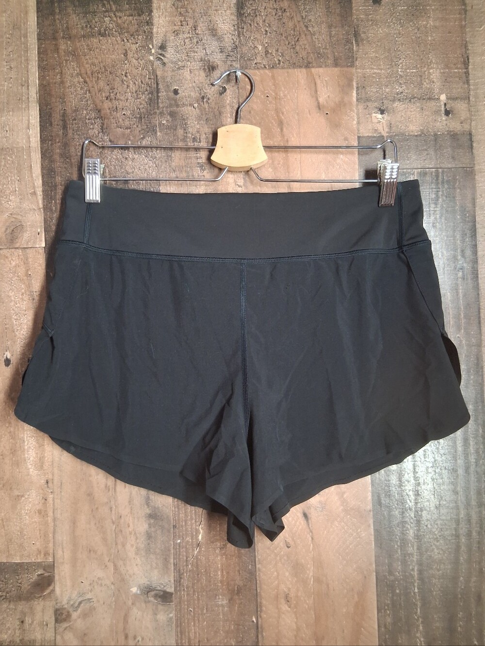 Athleta Black Athletic High Rise Run With It 2.5” Running Shorts Size Medium